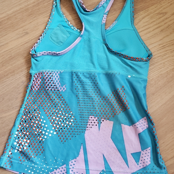 Nike workout tops bundle - Picture 10 of 10